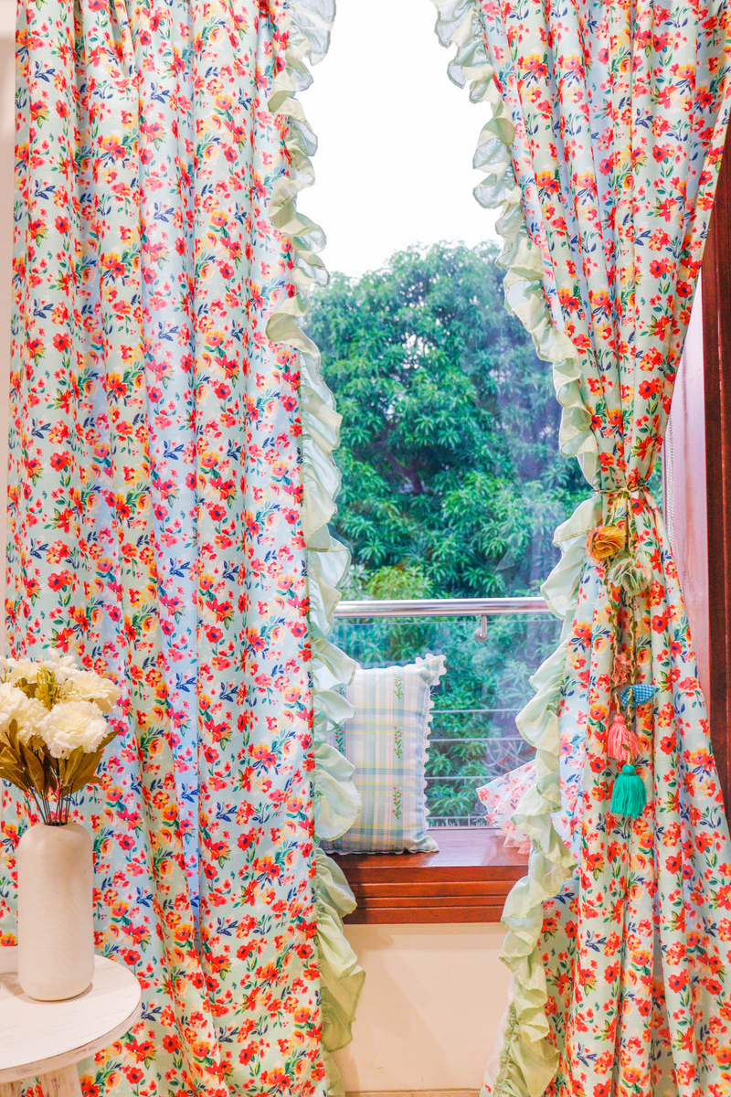 Multiflora frilled curtain – Design station