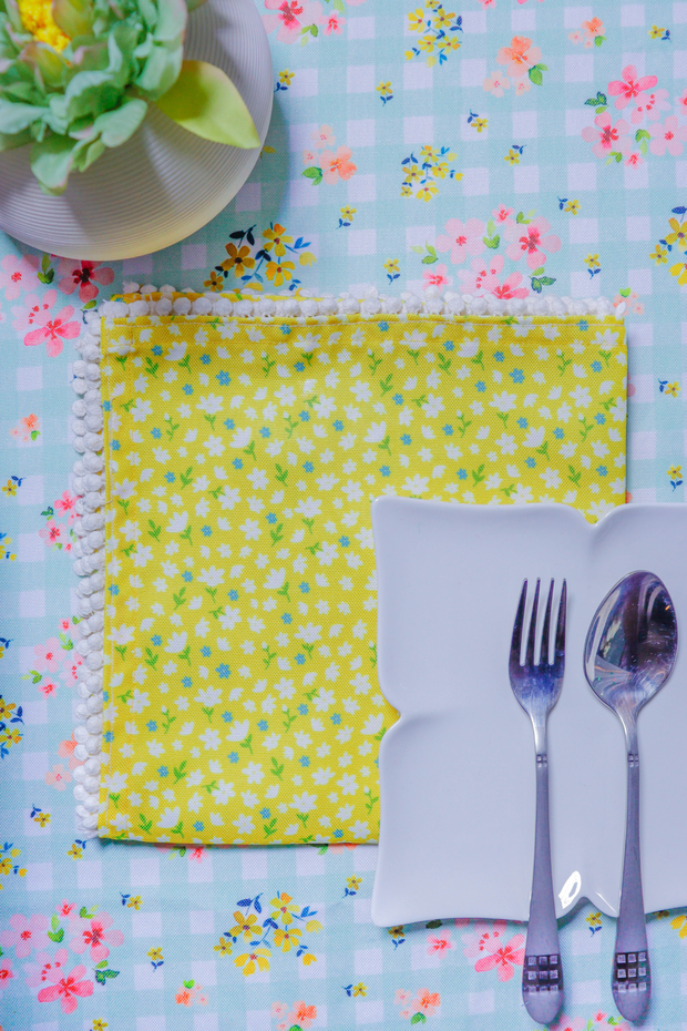 Ditsy Flora table napkin