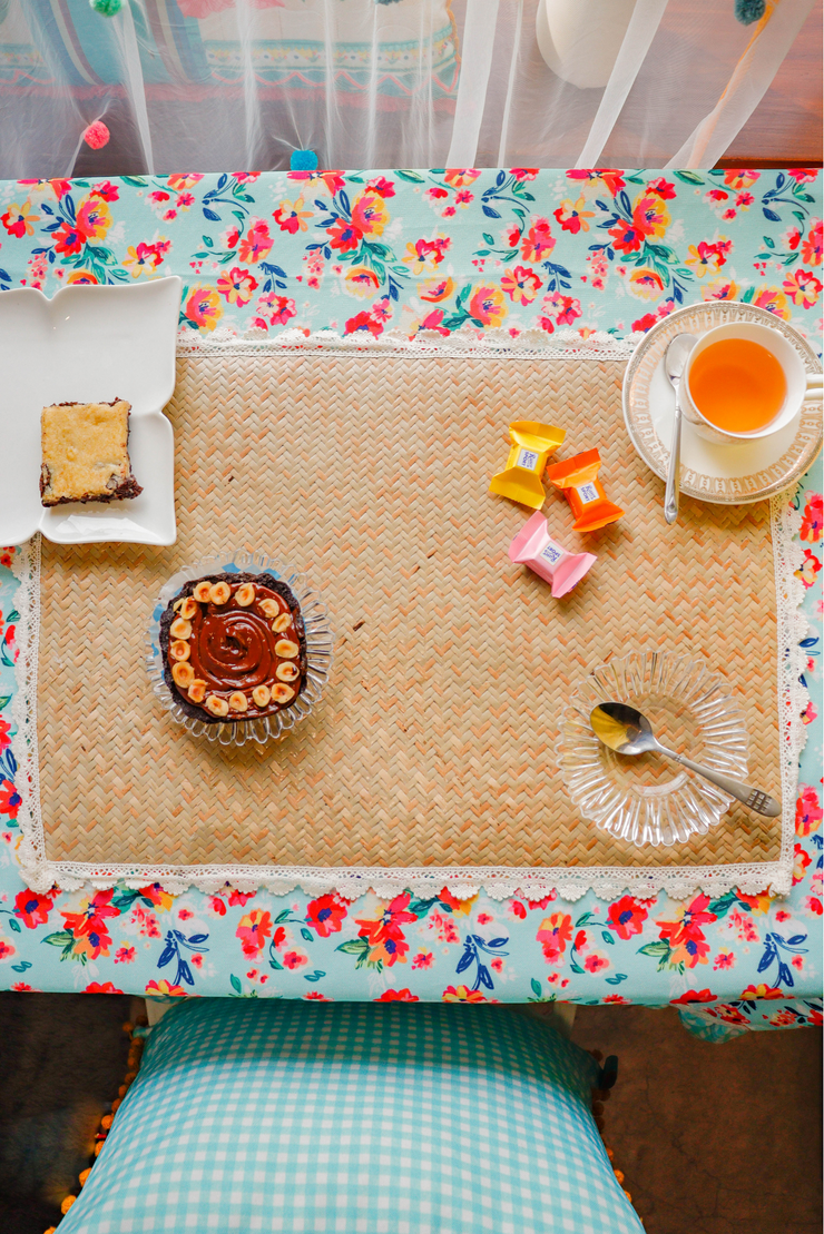 Jute frilled table mat