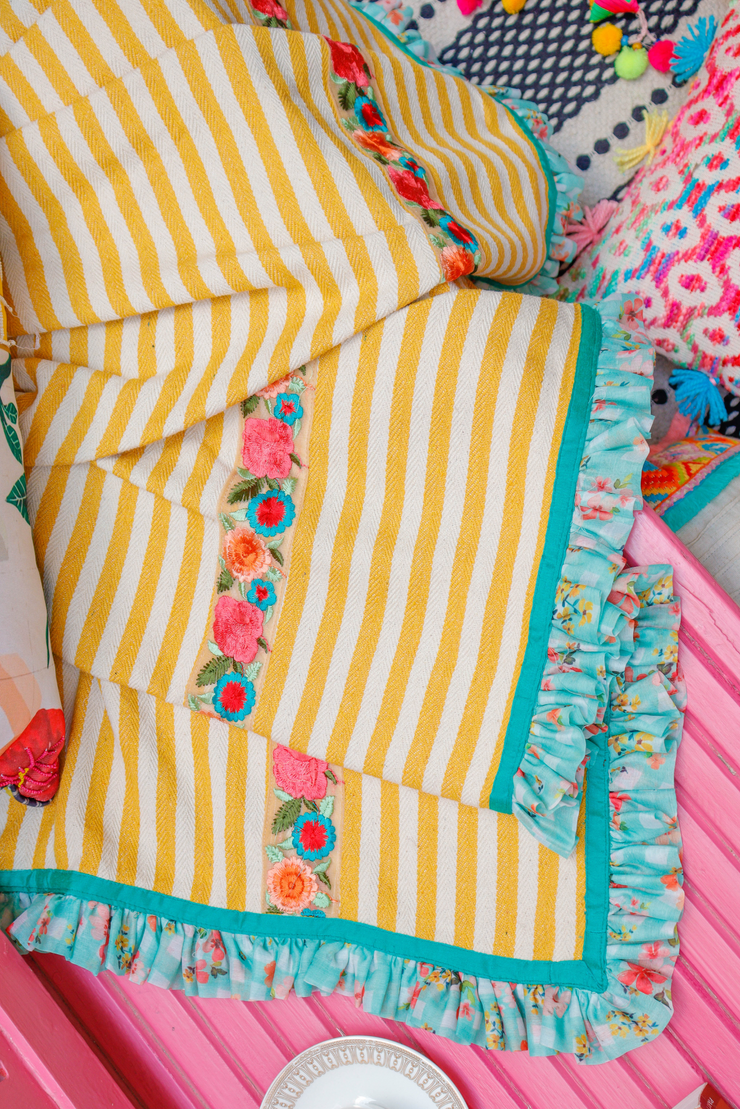 Sunshine woven pleated dhurrie cum throw