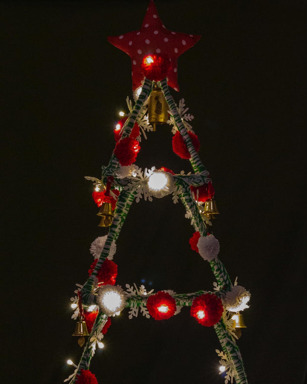 Holly Jolly Christmas tree lamp