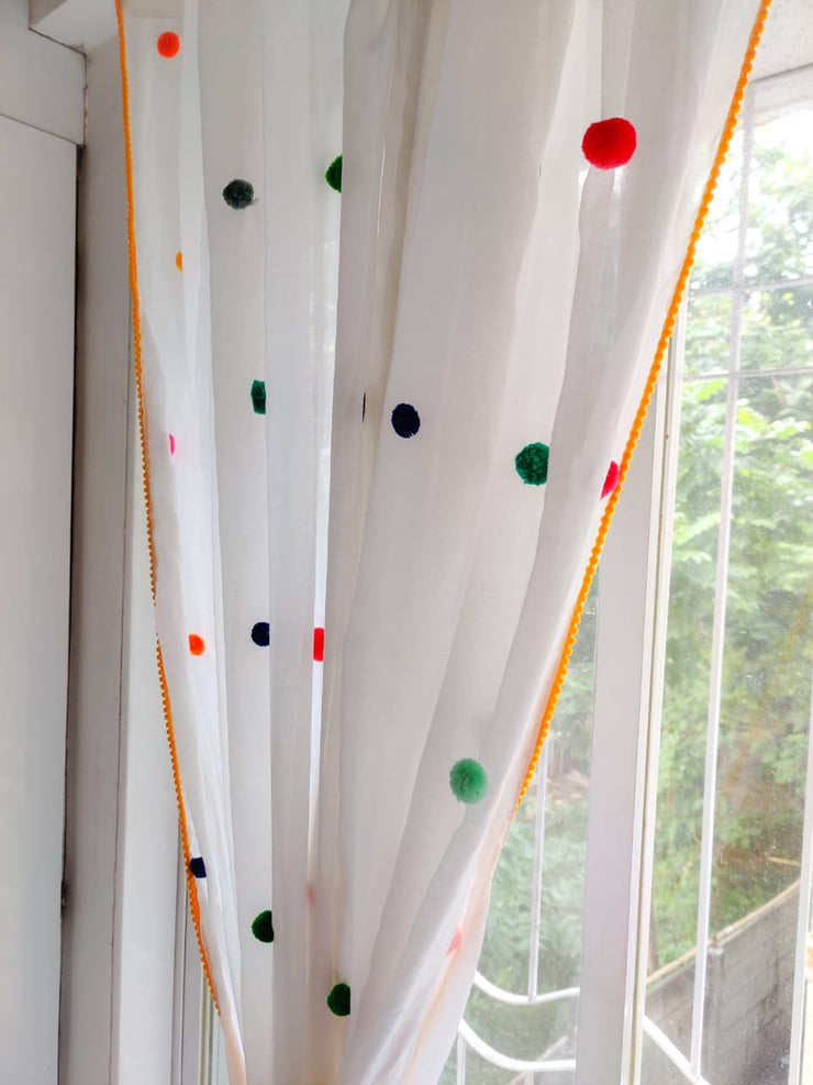 Pompom Glaze Curtain