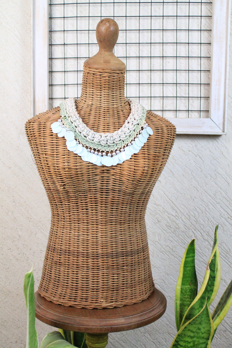 Wonder White Handcrafted Neckpiece