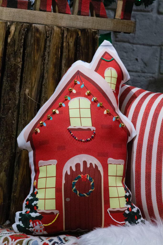 House shape cushion